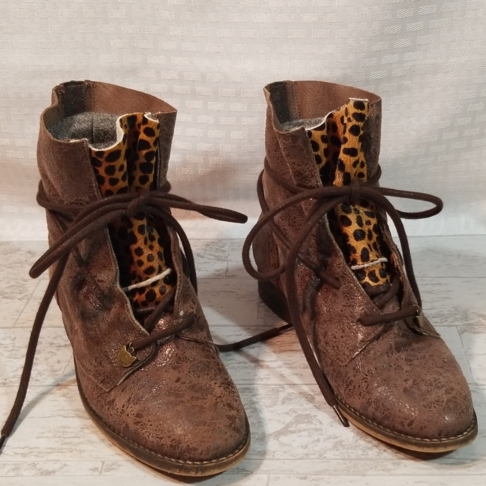 Lollipops Brown Textured Vegan Leather Tie Boots 7